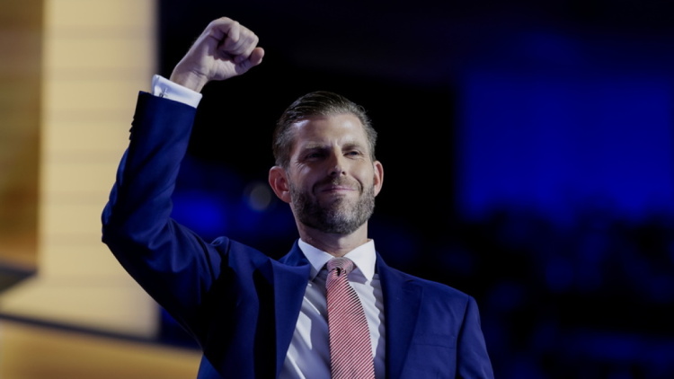 Forbes: Ο Έρικ Τραμπ έγινε 10 φορές πλουσιότερος μετά την επανεκλογή του πατέρα του
