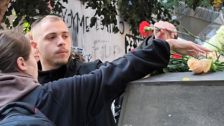 Αλέξανδρος Γρηγορόπουλος: Ξεκίνησαν οι συγκεντρώσεις στο κέντρο της Αθήνας, αφήνουν λουλούδια στο μνημείο