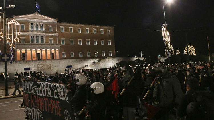Πορείες στη μνήμη του Αλέξανδρου Γρηγορόπουλου σε Αθήνα και Θεσσαλονίκη - Δείτε βίντεο και φωτογραφίες