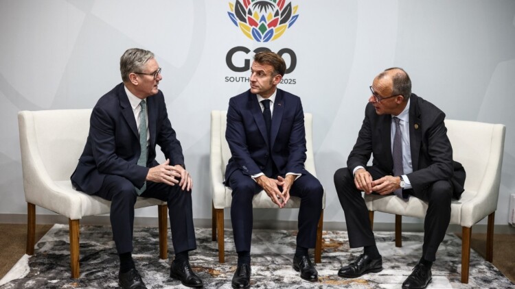 Bloomberg: Η πιο δύσκολη ώρα για την Ευρώπη, πώς θα αποφύγει τη ρήξη με τις ΗΠΑ