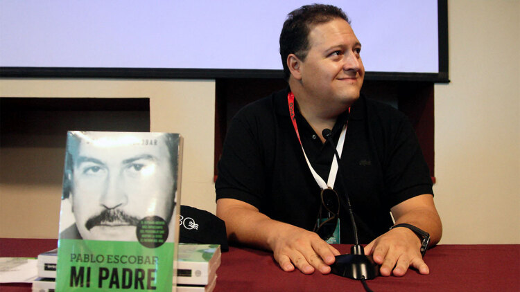 Συνέντευξη με τον γιο του Πάμπλο Εσκομπάρ: “Γενναίος είναι αυτός που δεν δοκιμάζει ναρκωτικά”, μου έλεγε ο πατέρας μου