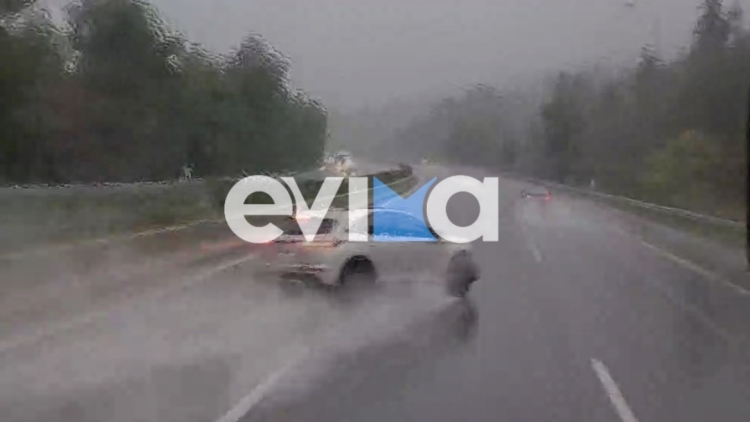 Μαλακάσα: Οδηγός χάνει τον έλεγχο εν μέσω βροχής και πέφτει πάνω στις μπάρες της Εθνικής Αθηνών Λαμίας
