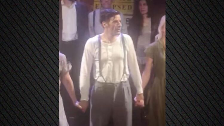 Ο Γιώργος Σεϊταρίδης επέστρεψε στο θέατρο μετά από 12 χρόνια - Δείτε βίντεο
