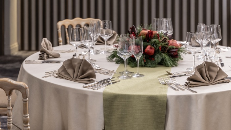 Χριστούγεννα στην Αθήνα: Εκεί όπου η γιορτή συναντά τη γεύση
