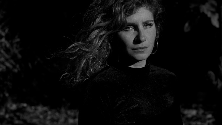 Άλκηστις Πουλοπούλου: Από το σπίτι με τα φαντάσματα στη Νορμανδία, μέχρι το Carlyle στη Νέα Υόρκη με τον Ρούφους Γουένραϊτ 