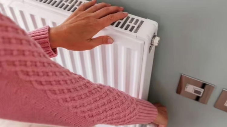 Τι είναι το «λάσπωμα» του καλοριφέρ; Τρία κόλπα των υδραυλικών για καλύτερη απόδοση