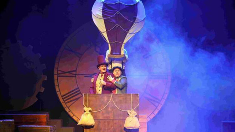 Μαγικές Γιορτές με την παράσταση - «Ο Γύρος του Κόσμου σε 80 Ημέρες» του Ιούλιου Βερν
