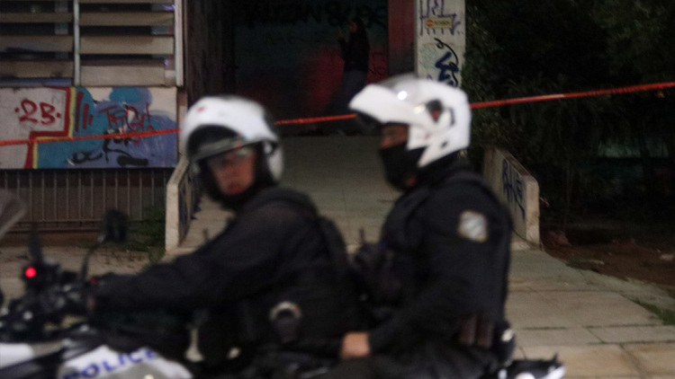 Ελεγχόμενη έκρηξη στα Καλύβια Αττικής  - Εντοπίστηκε εμπρηστικός μηχανισμός κάτω από ΙΧ