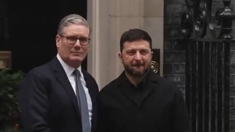 Ζελένσκι από Λονδίνο: Σημαντική για τις ειρηνευτικές διαπραγματεύσεις η ενότητα Ευρώπης, Ουκρανίας και ΗΠΑ