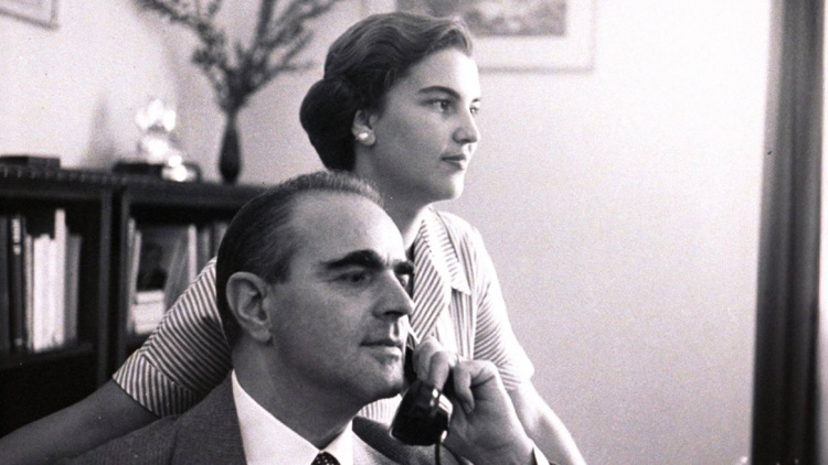 Κωνσταντίνος Καραμανλής - Αμαλία Μεγαπάνου: Η συνύπαρξη δυο ισχυρών προσωπικοτήτων και το διαζύγιο στο Παρίσι
