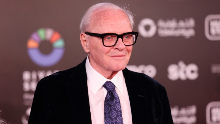 Η κόρη του Άντονι Χόπκινς αρνείται να τον ξαναδεί: «Την εγκατέλειψα όταν ήταν ενός έτους, το μεγαλύτερο λάθος της ζωής μου»