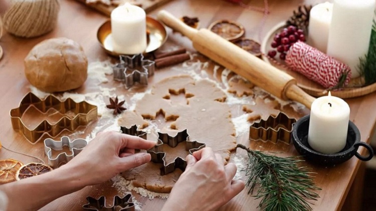 Τρία γλυκά που φέρνουν τα Χριστούγεννα στο τραπέζι