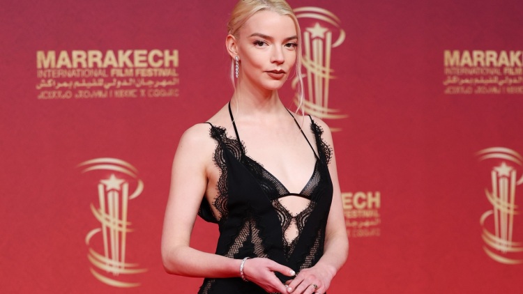 Η Άνια Τέιλορ-Τζόι φόρεσε Tom Ford στην τελετή λήξης του Φεστιβάλ Κινηματογράφου του Μαρακές
