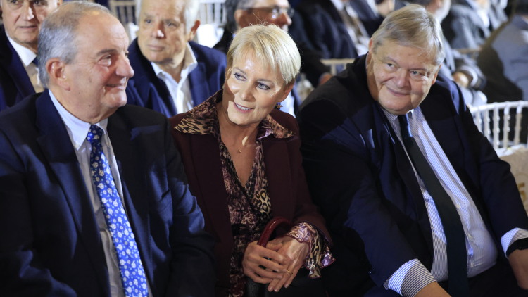 Καραμανλή,ς Βενιζέλος και άλλες ετερόκλητες δυνάμεις από την πολιτική στο Καπνεργοστάσιο για την «κρίση Δημοκρατίας»
