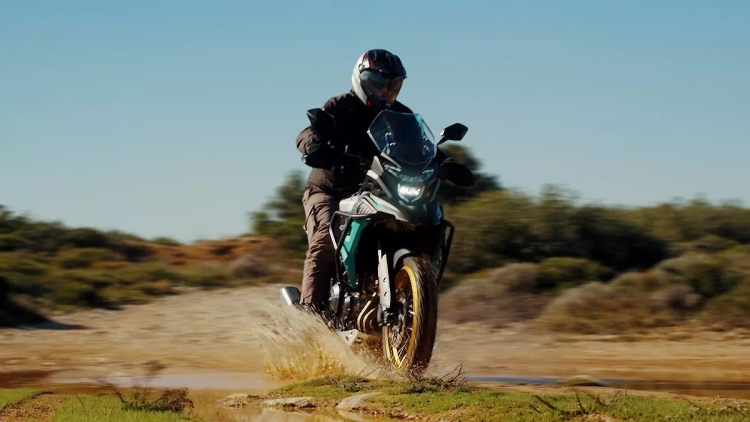 Video: Δοκιμάζουμε το «all-around» Kove Maverick 510X