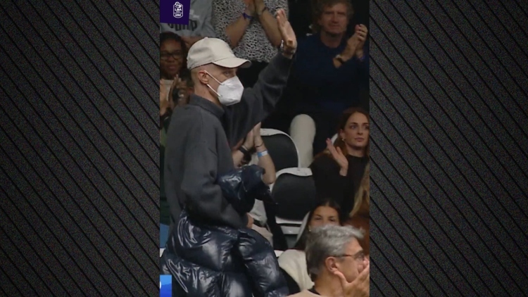 Αποθέωση για τον Ακίλε Πολονάρα από τους φίλους της Βίρτους Μπολόνια στο παιχνίδι με την Ντερτόνα