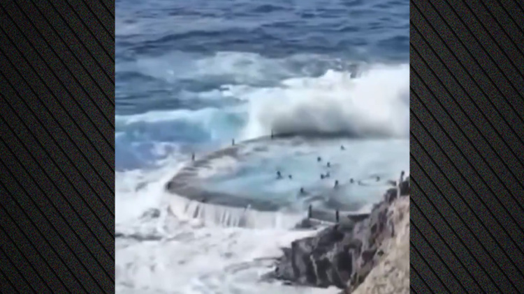 Δείτε βίντεο: Τέσσερις νεκροί και ένας αγνοούμενος μετά από τεράστιο κύμα που παρέσυρε λουόμενους σε φυσική πισίνα στην Τενερίφη
