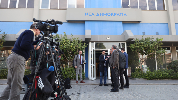 Ο Τσιάρας ενημερώνει τους βουλευτές της ΝΔ για το αγροτικό, μετά «χτύπημα των 6» για τις πληρωμές