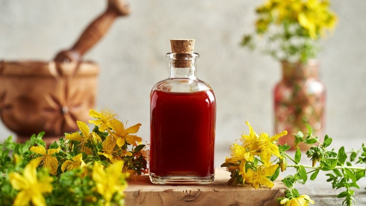 Σπαθόλαδο: Το παραδοσιακό θεραπευτικό έλαιο στην Άυλη Πολιτιστική Κληρονομιά της UNESCO