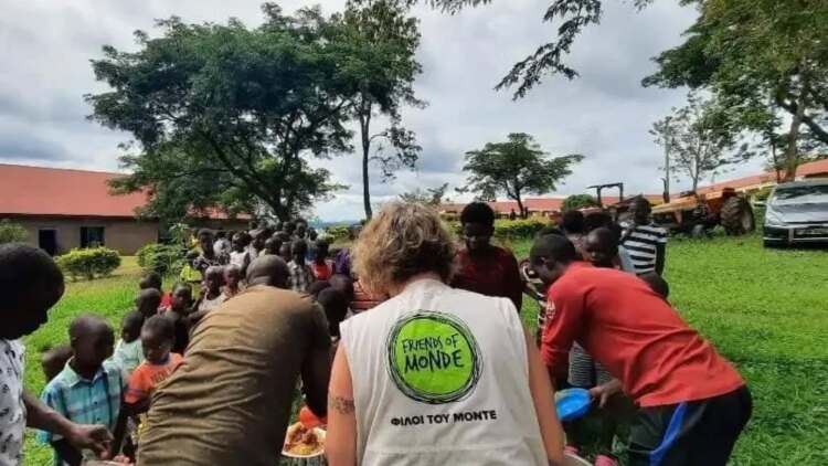 Χριστουγεννιάτικο Bazaar από τους Friends of Monde στο Metapolis
