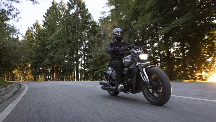 Στην Ελλάδα το Benelli Leoncino Bobber 400 - Πόσο κοστίζει;