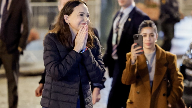 Κάταγμα στη σπονδυλική στήλη υπέστη η Ματσάδο κατά τη διαφυγή της από τη Βενεζουέλα
