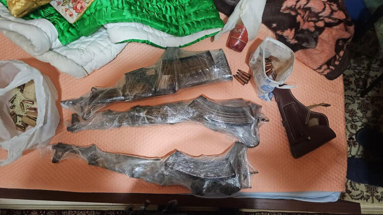 Οργάνωση πληρωμένων δολοφόνων: Όπλα και σφαίρες εντοπίστηκαν στο σπίτι του «Δήμου» στην Αλβανία
