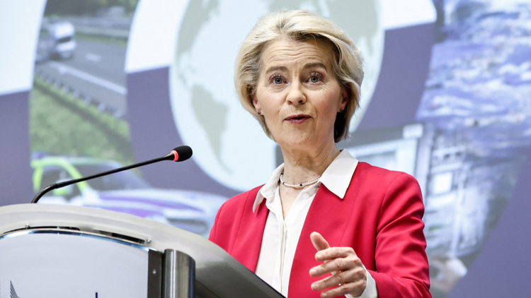 Φον ντερ Λάιεν για Τραμπ: Στην Ευρώπη αποφασίζουμε εμείς, να μην ανακατεύονται οι ΗΠΑ
