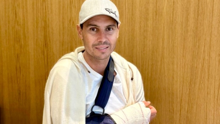 Ο Ράφα Ναδάλ χειρουργήθηκε στο χέρι και αστειεύτηκε: «Φαίνεται πως θα μείνω εκτός Australian Open»
