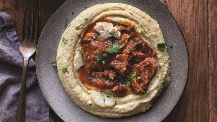 Η συνταγή της ημέρας: Μοσχαράκι σαν χιουνκάρ αλλά με χούμους. Το μενού της εβδομάδας (15/12-21/12)