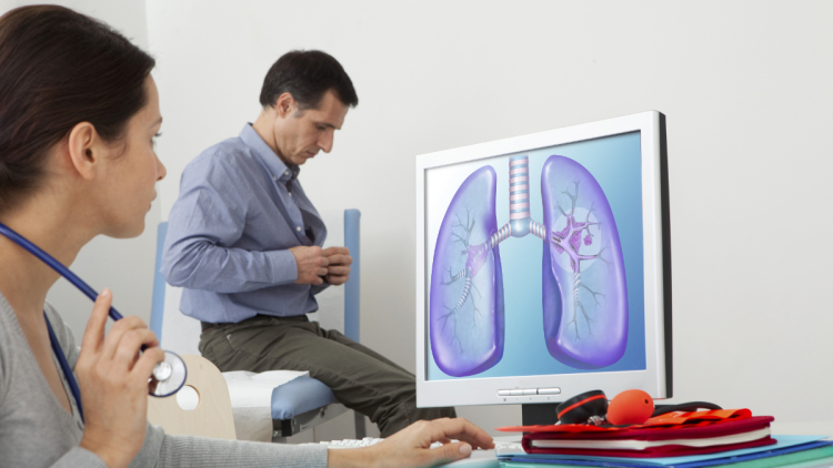 Καρκίνος πνεύμονα: Πως βιώνουν οι ασθενείς την πορεία τους με τη νόσο στην Ελλάδα – Τι ζητούν
