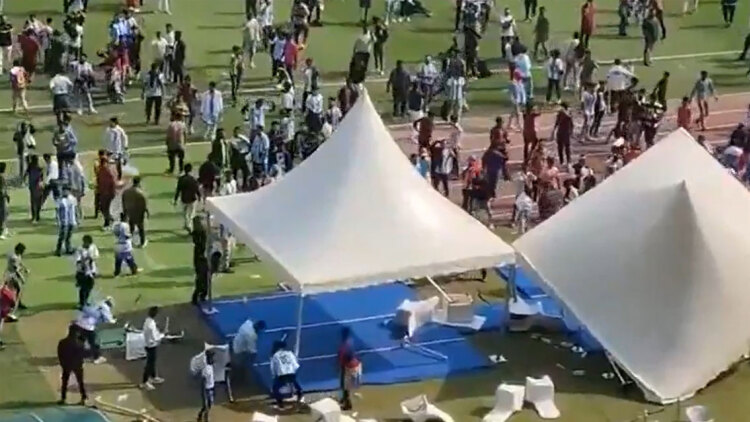 Σκηνές ντροπής στην περιοδεία του Μέσι στην Ινδία: Απόλυτο χάος και επεισόδια (videos)
