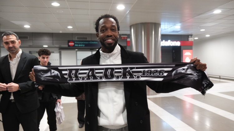 ΠΑΟΚ: Στη Θεσσαλονίκη ο Μπέβερλι για να υπογράψει στον Δικέφαλο, δείτε φωτογραφίες από την υποδοχή του 