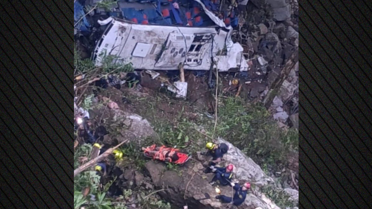 Κολομβία: Τουλάχιστον 10 νεκροί σε τροχαίο με σχολικό λεωφορείο