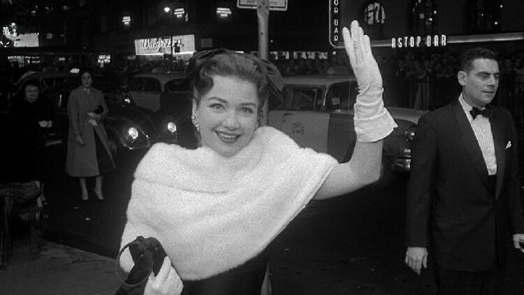 Αν Μπάξτερ: Η γυναίκα που μπορούσε να είναι άγγελος και δηλητήριο στο ίδιο πλάνο