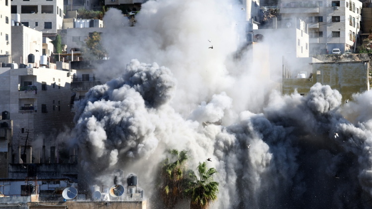 Δυτική Όχθη: Ο ισραηλινός στρατός απειλεί να κατεδαφίσει 25 πολυκατοικίες μέσα σε προσφυγικό καταυλισμό