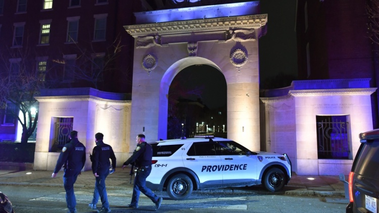 Ταυτοποιήθηκε ο ύποπτος για την επίθεση στο πανεπιστήμιο του Μπράουν στις ΗΠΑ: Συνελήφθη 24χρονος από το Γουισκόνσιν 