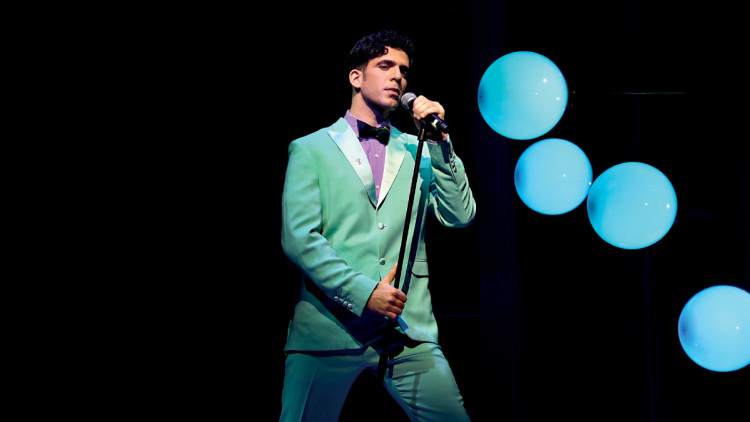 Πάρις Παρασκευάδης: «Νιώθω ευτυχισμένος όταν καταφέρνω να αγνοήσω τον χρόνο»
