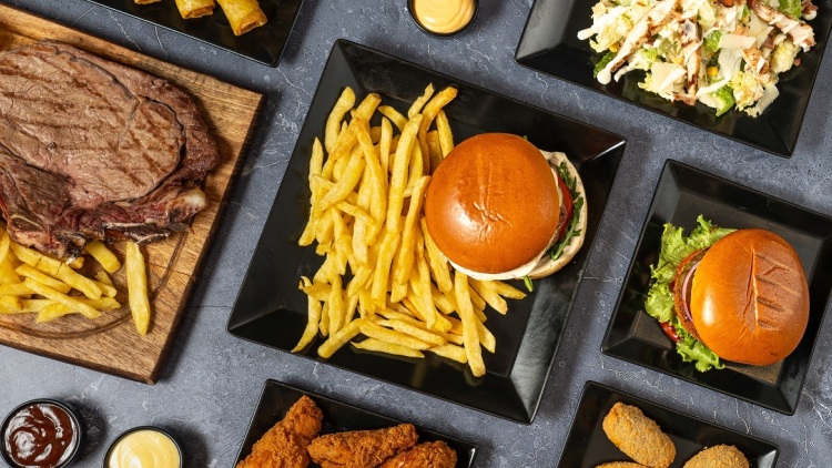 Οι πιο νόστιμες Δευτέρες του Δεκέμβρη είναι διπλά λαχταριστές στο efood με 1+1 προσφορές