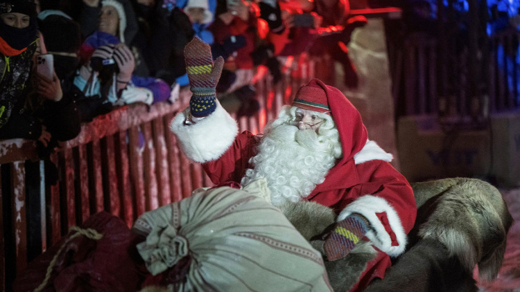 Η σκοτεινή ιστορία πίσω από το «χωριό του Άι Βασίλη» που εξαφανίστηκε από τον χάρτη και αναγεννήθηκε