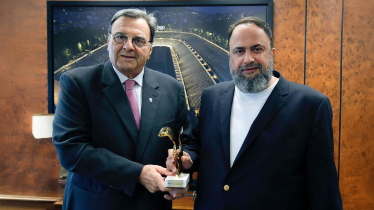 Ο Βαγγέλης Μαρινάκης αναλαμβάνει την ανακαίνιση του Παναθηναϊκού Σταδίου