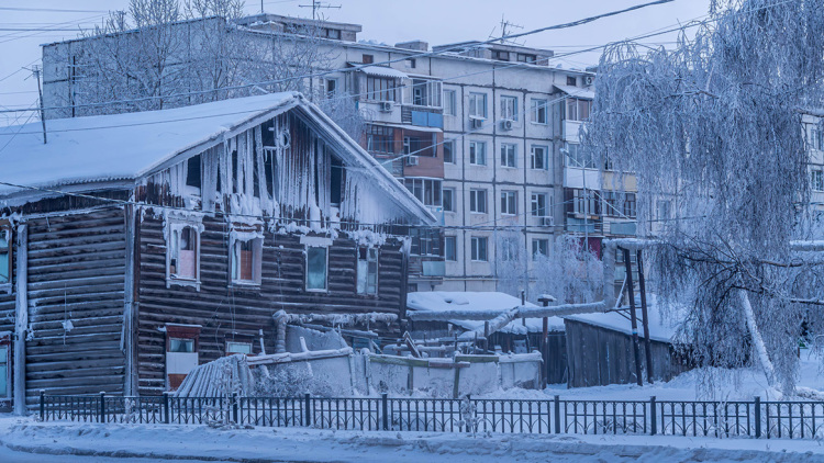 Δείτε βίντεο: Ακόμη και στους -45 βαθμούς Κελσίου, η πιο κρύα πόλη του κόσμου λειτουργεί κανονικά