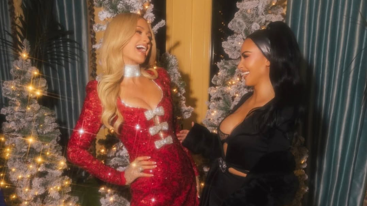 Η Κιμ Καρντάσιαν πόζαρε με την Πάρις Χίλτον 17 χρόνια μετά την κόντρα τους