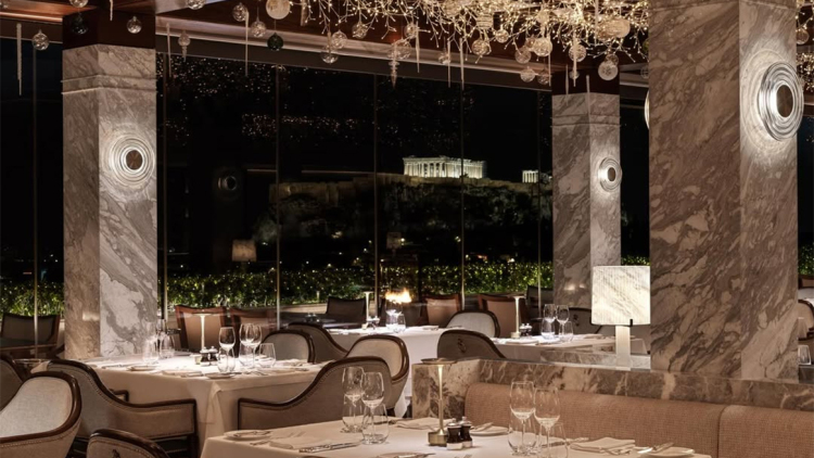 Πώς θα είναι η εμπειρία και τα εορταστικά μενού σε 5 πολυτελή ξενοδοχεία της Αθήνας