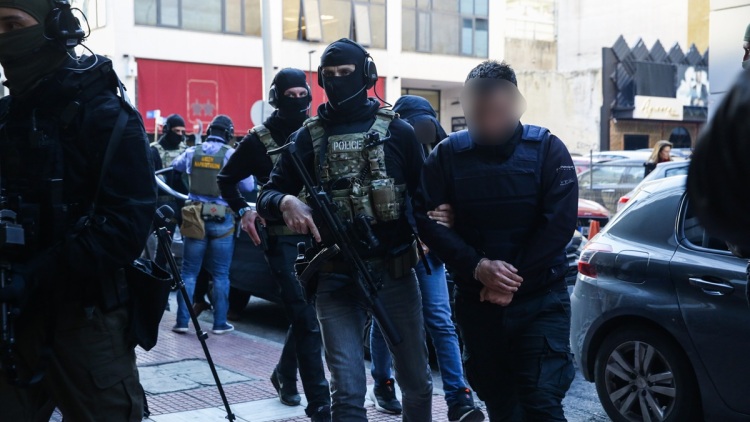 Στην Εισαγγελία Πειραιά ο «Έλληνας Εσκομπάρ» και άλλοι τέσσερις για το κύκλωμα κοκαΐνης