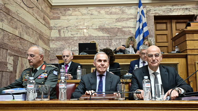 Βουλή: Αντιπαράθεση κυβέρνησης και αντιπολίτευσης για το νέο νομικό πλαίσιο σταδιοδρομίας των υπαξιωματικών