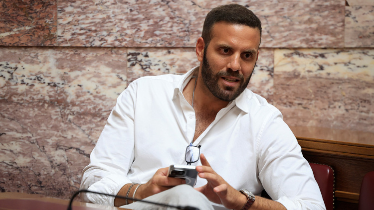 Συνεχίζει να προκαλεί ο Παππάς: Αντέδρασα λάθος, δεν θα αναλύσω σε ποια κατάσταση ήταν ο δημοσιογράφος