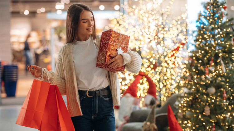 H κατανάλωση είναι …γυναίκα – Η αγοραστική δύναμη που τροφοδοτεί την Οικονομία γύρω μας