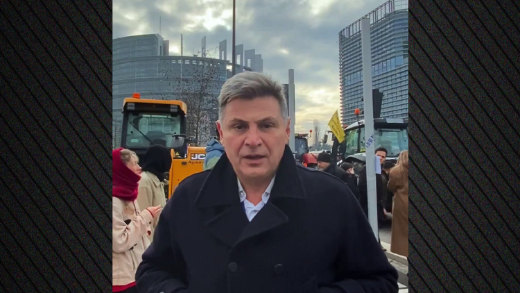 Φαραντούρης στην διαδήλωση κατά της Mercosur στο Στρασβούργο: Οι Έλληνες αγρότες έχουν μεγαλύτερα προβλήματα από τους Ευρωπαίους συναδέλφους τους