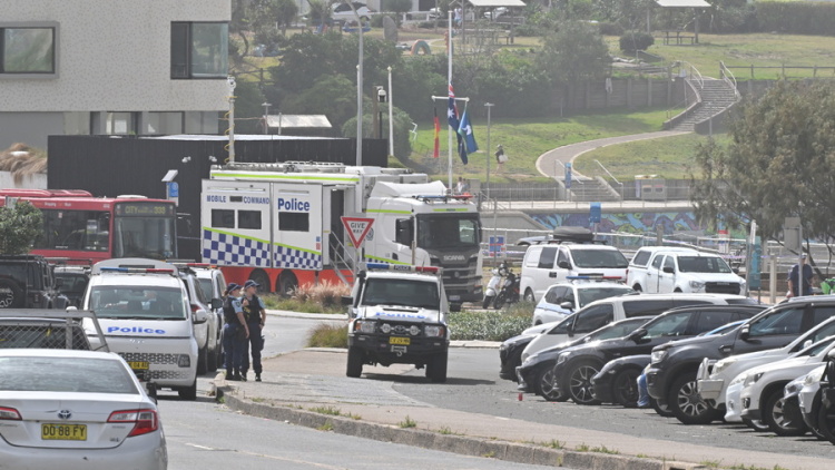 «Πηγή υπερηφάνειας» χαρακτηρίζει το Ισλαμικό Κράτος τις δολοφονίες στην παραλία Μπόνταϊ της Αυστραλίας